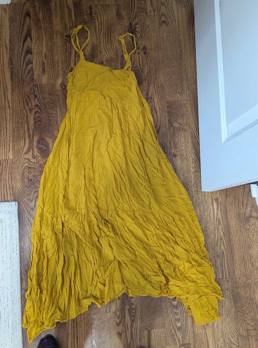 yellow dress